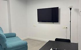 Apartamento 4 A 10 Min Caminando De La Estacion De Bus Y Tren Maria Zambrano